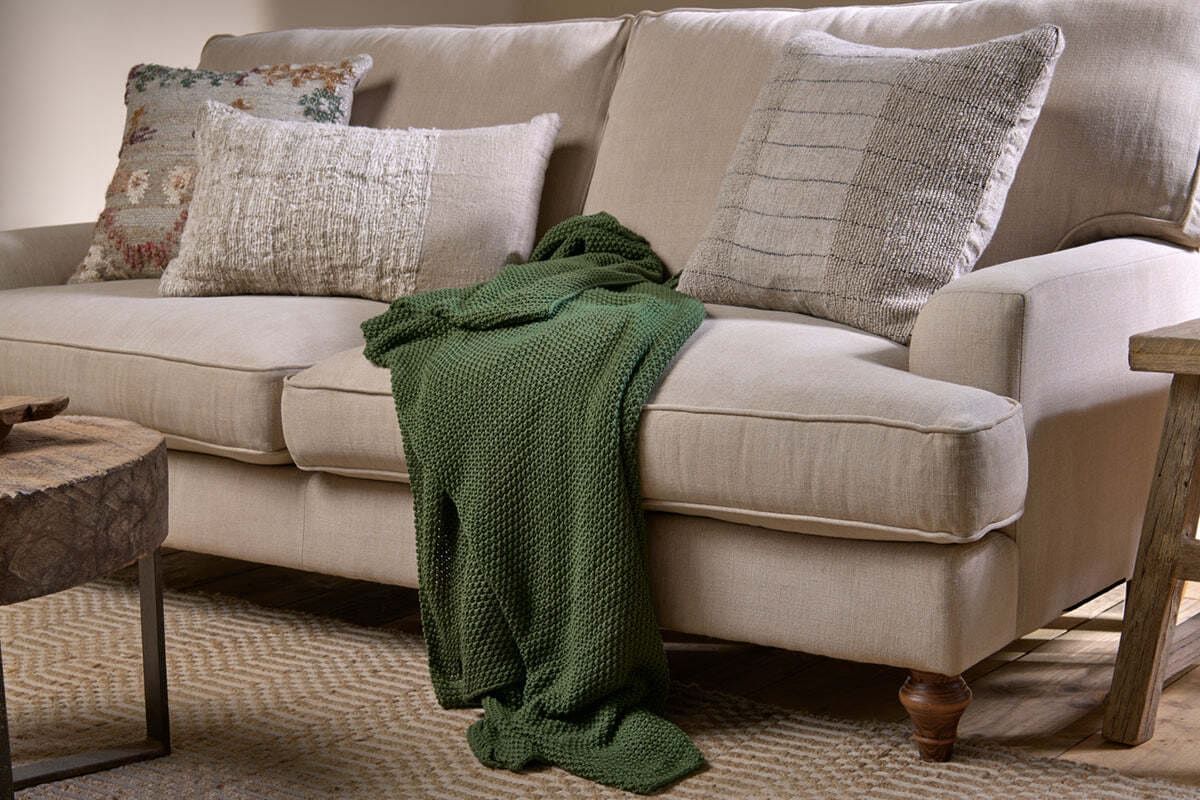 Nahan cotton throw in forest green, retailer photograph